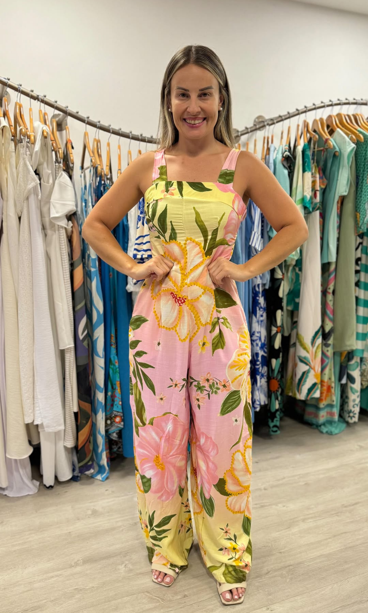 1234 | Macacão Sislene Sol de Quintal